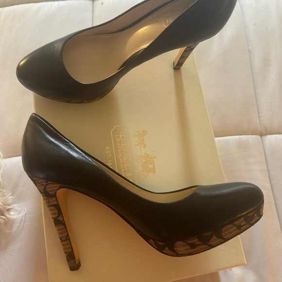 Coach Black Heels with Pointed Toe Design and High Stiletto Style - Picture 5 of 10